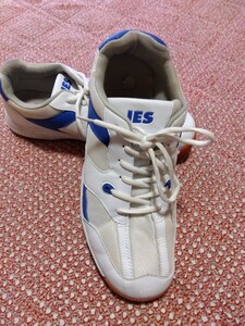  pair . half year use shoes school .. put on footwear indoor shoes junior high school student high school student largish 29cm