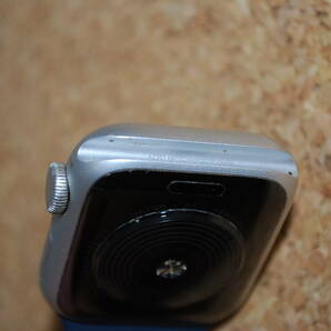 中古難有り Apple Watch SE 第一世代 40mm GPSモデル MKNY3J/A A2351 画面キズ大 2021年発売 アップルウォッチ スマートウォッチの画像10