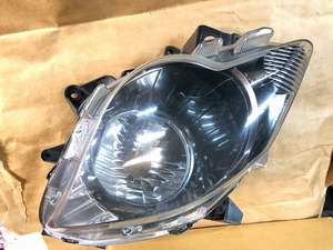 MF10　フォルツァ250　純正　右？ヘッドライト　中古