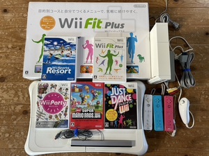 【Used品】任天堂Nintendo Wii本体＋Wii Fit Plus＋ソフトセット