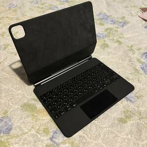 64GB iPad Air(第五世代) wifi A2588 スターライト 。アップルペンシル（ライトニング） A1603。 本iPad用マジックキーボード。の画像8