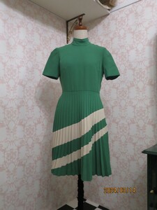 ヴィンテージワンピースレトロ昭和60年代60s年代物50年50s代緑グリーンプリーツ ひざ丈Mサイズロカビリー