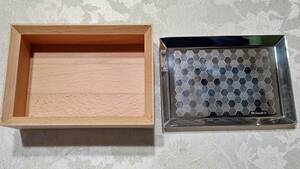 クリストフル ジュエリーボックス 木製箱（13×9.2×4.2㎝）トレイ兼用シルバー金属蓋（13×9.2×1㎝吉祥文様亀甲模様）付き
