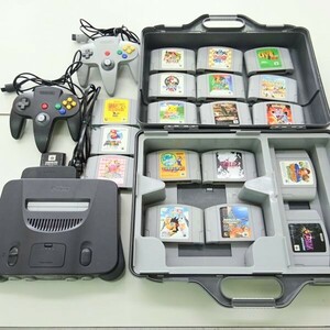 動作品 任天堂 Nintendo 64 ニンテンドー 本体 収納ケース コントローラー 2個 ソフト18本 マリオ ゼルダ スターウォーズ セット/ガ 229-1