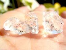 7112 ハーキマーダイヤモンド きれい小粒のお楽しみクリア美美透明水晶クリアクラウド３個組_画像2