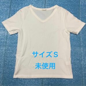 GU Vネック　 Tシャツ 半袖　カラー:ホワイト　サイズS 未使用　