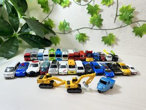 3062-03★トミカ パトカー、タクシー、カーズキャラクターカー、バイク、ショベルカーなど43点おまとめ♪★