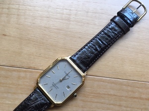  хорошая вещь редкий редкость Vintage TISSOT Tissot SWISS STYLIST Date квадратное серый × Gold кварц мужские наручные часы 
