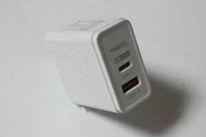  PD 充電器 65w 充電器 type-c ＋USB ２ポート新品 送料無料 White 