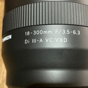 【富士フイルムXマウント】【23年12月購入】【保障期間内】タムロン TAMRON Model B061 18-300mm F/3.5-6.3 Di III-A VC VXD 美品の画像3