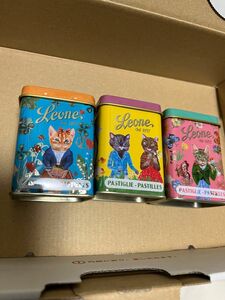 ナタリーレテ　キャンディセット　3種　缶　かわいい　保存容器　収納缶　ネコ　イタリア　猫　飴　アメ　コレクション