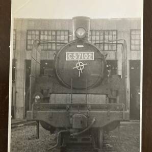 昭和鉄道写真：名古屋機関区のC57102[名古屋]。1959年頃撮影。11.8×7.7㎝。の画像1