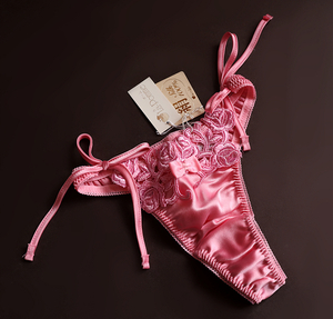 ラ・ポーム　ハイレグ　シルク100％生地・両ひもリボンTバック　ショーツ　ピンク　花柄刺繍　絹