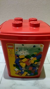 Lego Red Bucket +увеличение