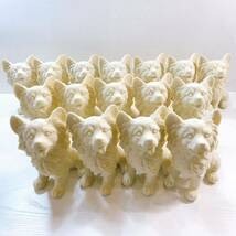 337.ドッグオブジェ チワワ ホワイト 16個セット リアルな犬の置物 樹脂石膏 インテリア ガーデニングオーナメント 現状品_画像1
