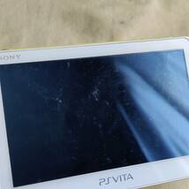 【5267724】SONY Playstation VITA PCH-2000 本体のみ メモリーカード8GB ジャンク JUNK PS VITA_画像4