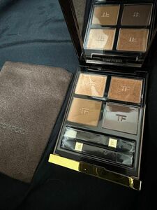 TOM FORD BEAUTY トムフォードビューティ　アイ カラー クォード　28 ドゥ ラ クレーム