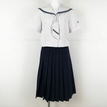 1円 セーラー服 スカート ネクタイ 上下3点セット 夏物 グレー1本線 女子 学生服 鹿児島米ノ津中学 白 制服 中古 ランクC EY7850_画像1