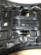 美品 ZX-10R 純正シート 53066　G GRIP(Gグリップ/ジーグリップ)滑り難いシート張替済み_画像5