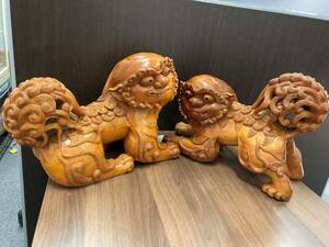 26718　木製　工芸品　【獅子　狛犬　一対　 一本彫り　縁起物　魔除け　木製置物　インテリア オブジェ】　ユーズド品　