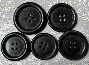 即決 ホーンボタン 5個 φ28,30,35mm 角 黒染め ブラック アンティーク リメイク フランス輸入
