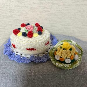 手編み編みぐるみケーキと花籠 ハンドメイド