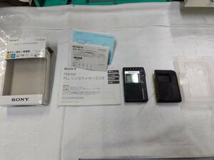 ｙ16　SONY　ＦＭ/ＡＭ　PLL　シンセサイザーラジオ　携帯ラジオ　ICF-R354M　中古　良品　ケース切れあり　小型ラジオ