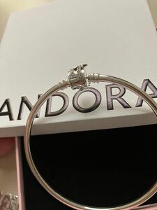 新品未使用　Pandora バングル　シルバー