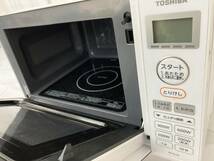 【MO12】(O) TOSHIBA 東芝 ER-SS17A(W) 電子レンジ 2019年製 フラット庫内 白 ホワイト ヘルツフリー 通電動作確認済 中古現状品_画像4