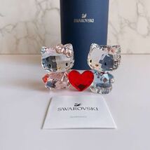 ☆ハローキティ×Swarovski社☆スワロフスキー社 コラボ HELLO KITTY & DEAR DANIEL 正規品 置物 フィギュリン クリスタルガラス サンリオ_画像2