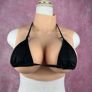 【大人気※再入荷】新品! Eカップ シリコンバスト 偽乳 女装 コスプレ 変身 人工乳房 変装用 オッパイ 男の娘 抜群の弾力性の画像2