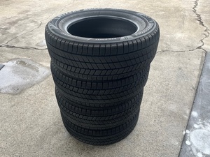 中古スタッドレスタイヤ４本セット　２２５／６０Ｒ１７