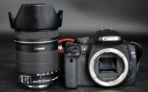 NY3-115【現状品】Canon　EOS Kiss X4　キャノン　一眼レフカメラ　カメラ　ズームレンズ EF-S　18-135㎜　1：3.5-5.6　動作確認済　中古品