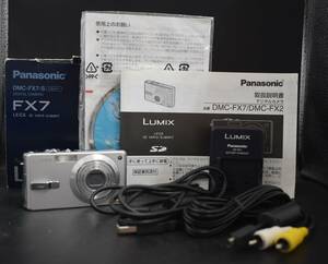 W3-54 Panasonic パナソニック LUMIX ルミックス DMC-FX7 コンパクトデジタルカメラ デジカメ 動作品 付属品付 現状品