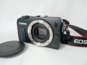 Canon キャノン EOS M ミラーレス一眼レフカメラ DS126391 　か10