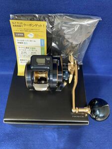 【新品】Daiwa 21ソルティガIC300 右巻き　SALTIGA　ダイワ　ジギング　右ハンドル　船釣り　青物