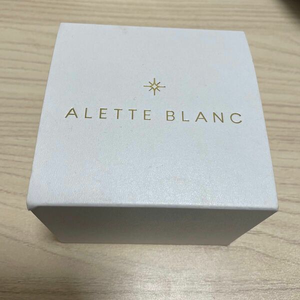 [最終値下] ALETTE BLANC 腕時計 レディース　アレットブラン　レディース腕時計 ケース付き 電池切れ