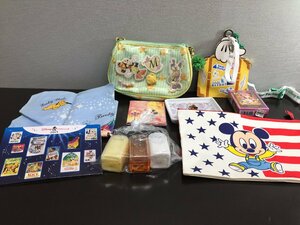 ◇ディズニー 《未開封品あり》ポーチ パスケース ピンバッジ ホテルアメニティほか 9点 8H80 【60】