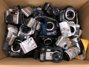 カメラ/一眼レフ/ビデオ/デジタルカメラ/レンズ/付属品など 大量 まとめ 未チェック ジャンク 現状品 Canon/Nikon/SONY【No.17-161/0/0】