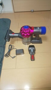 美品 dyson　V7 trigger ハンディクリーナー HH11 作動確認済