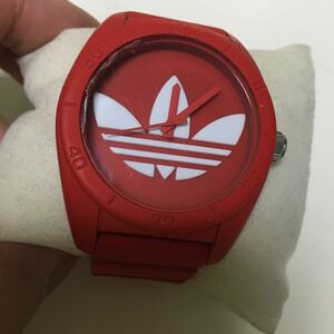 adidas 腕時計　稼働中