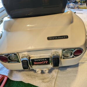 TOYOTA ２０００ＧＴ 子供用 電動自動車 分解掃除済みです、付属充電器有ります、充電走行しましたメッキ部分はタッチペンで補修済みの画像6