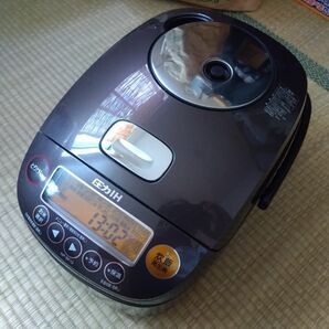 象印 ZOJIRUSHI np-bf10 極め炊き 炊飯器 圧力IH炊飯ジャー 5合炊き