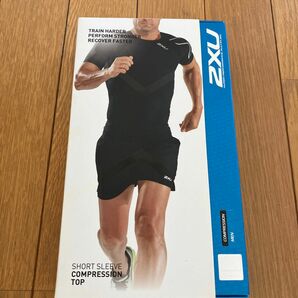 ２XU！！激安!!新品 未使用 未開封！大注目のアスリートウェア 2XU 半袖