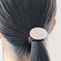 hi　ハンドメイド　刺繍　ポニーフック　ヘアアクセ　ヘアアクセサリー　つぶつぶ刺繍　白系　楕円形_画像7