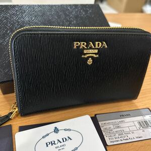 新品　未使用　プラダ PRADA レザー 黒 ラウンドファスナー 男女兼用　ウォレット 