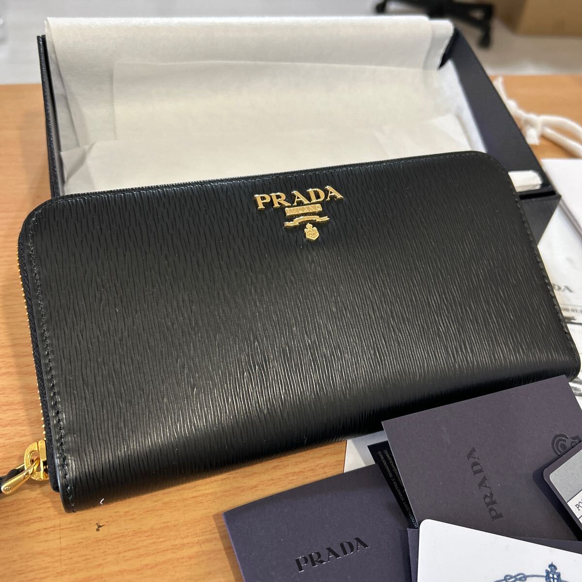 Yahoo!オークション -「プラダ 財布 未使用」(男性用財布) (服飾 Yahoo!オークション -「プラダ 財布 未使用」(男性用財布) (服飾