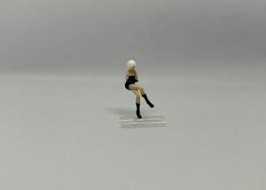 1/64 女性フィギュア　2B 風　トミカサイズ　ニーア　塗装済み