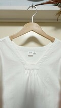 【美品】★GAP(キャップ)★ホワイトを基調とした色合いでお袖の花柄刺繍がお洒落な揺ったりプルオーバー＊ブラウス♪サイズ／M_画像5