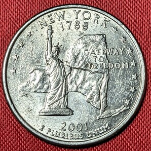 アメリカ 25セント・銅ニッケル被覆銅 2001年P 【50州25セント記念貨・ニューヨーク・流通品】    玉ちゃんNo.3182の画像1